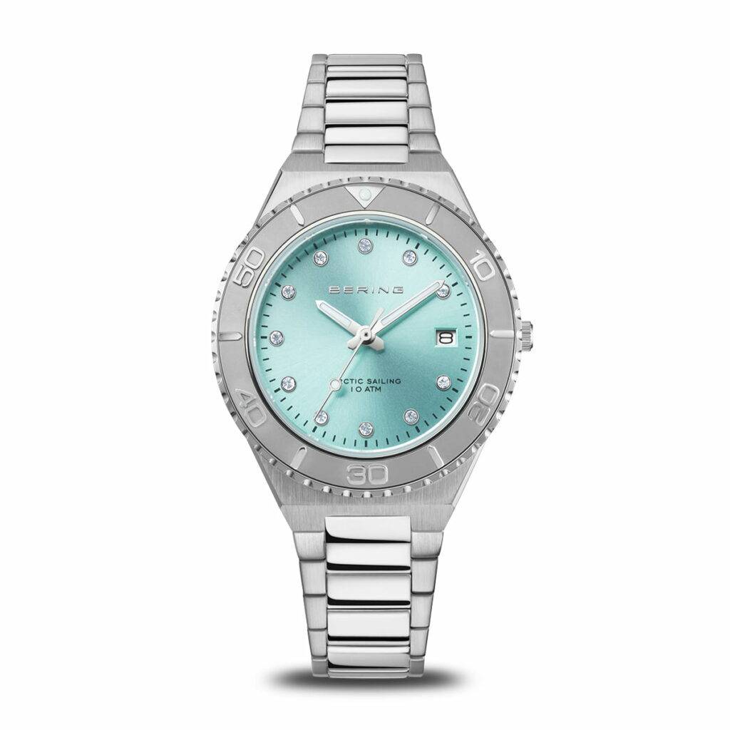 Orologio da donna Bering 18936-707 Classic in acciaio con quadrante blu ghiaccio sunray e indici a cristallo