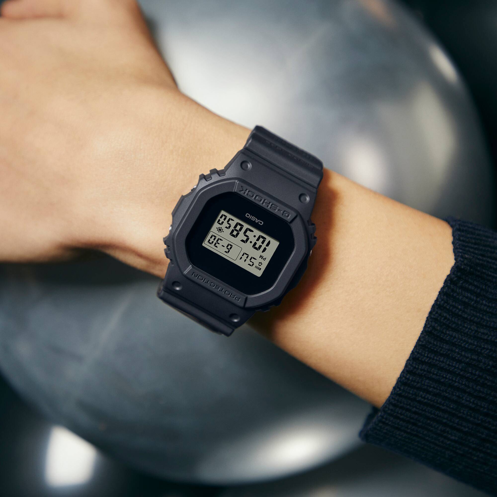 Casio G-Shock DWE-5657RE-1 - immagine 3