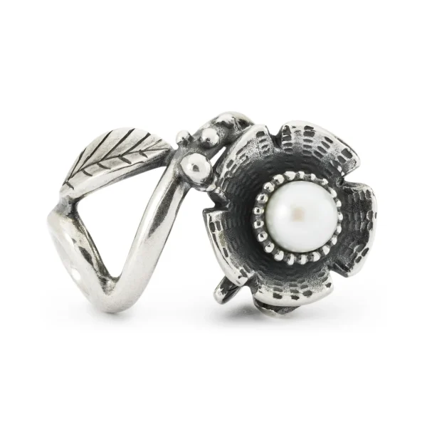 Bead Trollbeads Intreccio di Fiori in argento 925 con perla d'acqua dolce bianca.