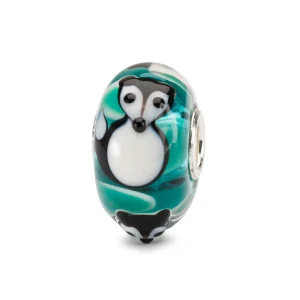 Bead Trollbeads Amico Fedele in vetro verde acqua con decorazione a forma di pinguino e anima in argento 925.