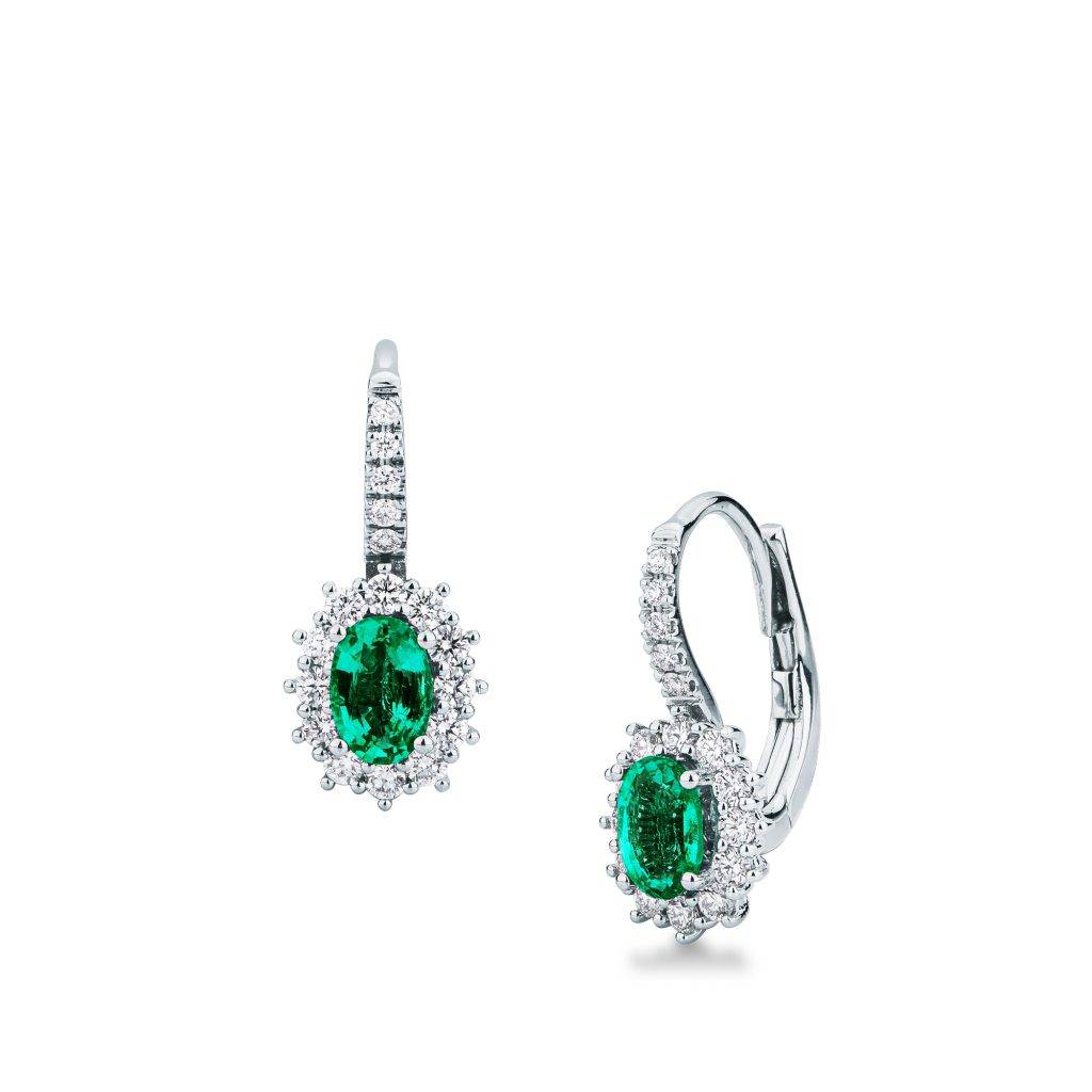 Eleganti Orecchini Con Smeraldo E Diamanti con montatura a monachella in oro bianco e diamanti di Mirco Visconti.