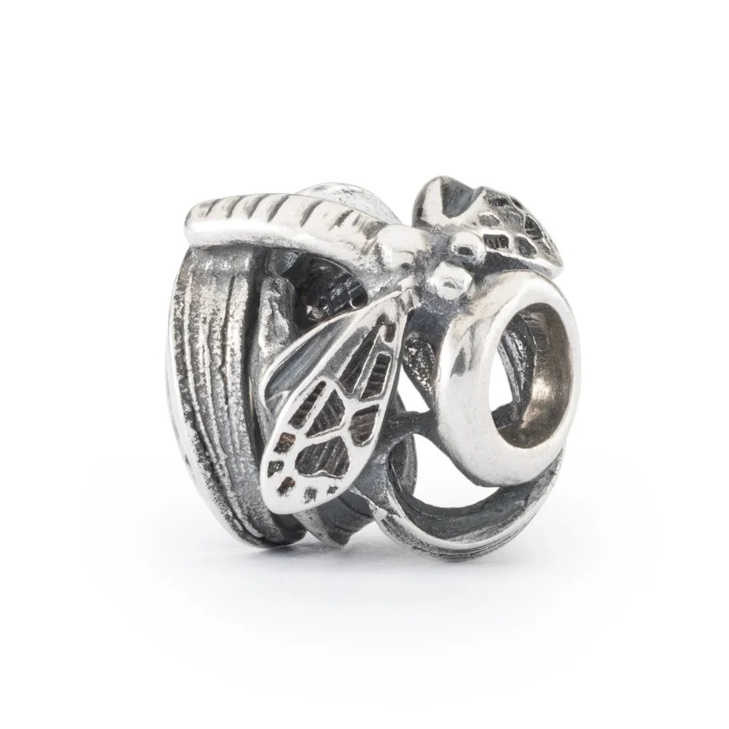 Bead Trollbeads Libellula dei Sogni in argento 925 con ali dettagliate e lavorazione brunita.