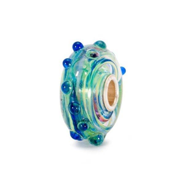 Bead Trollbeads Sulla cresta dell'onda in vetro turchese e verde acqua con piccoli rilievi a goccia e anima in argento 925.