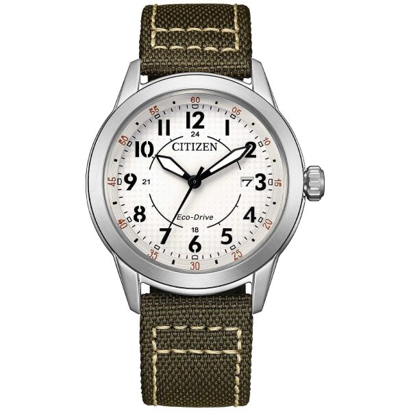 Citizen AW1870-08A Solo Tempo con quadrante bianco/silver, numeri arabi e cinturino in pelle marrone.