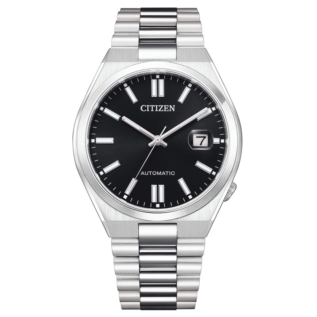 Orologio automatico Citizen NJ0150-81E Tsuyosa con quadrante nero, bracciale in acciaio e lente ciclopica sul datario.