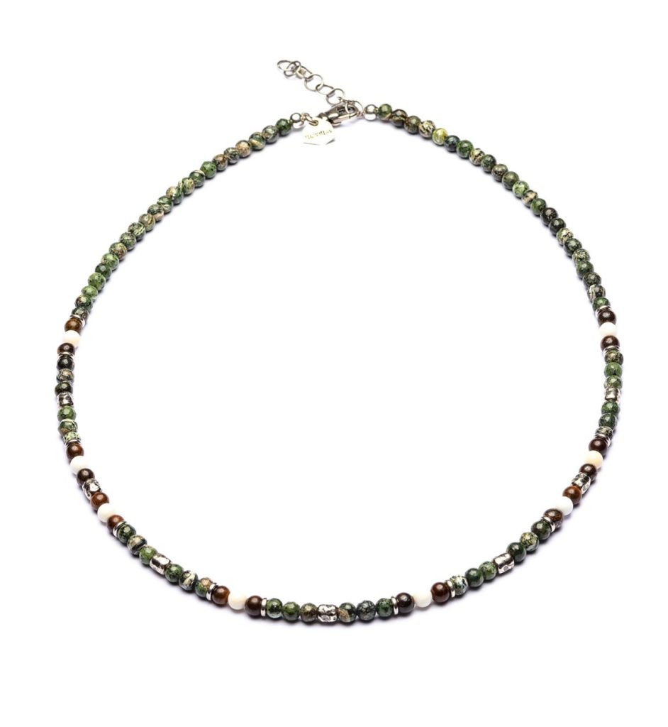 Collana Maratea Antracite con piccole pietre di Serpentina, Madreperla bianca e Bronzite.