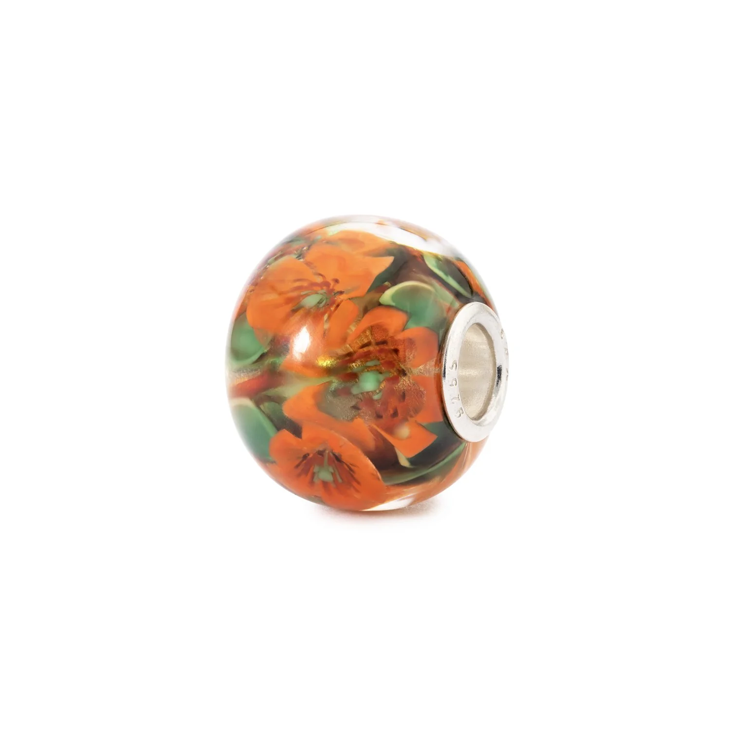 Bead in vetro Anima dei fiori Trollbeads TGLBE-30196 con decorazioni floreali interne arancioni e verdi e inserto centrale in argento 925.
