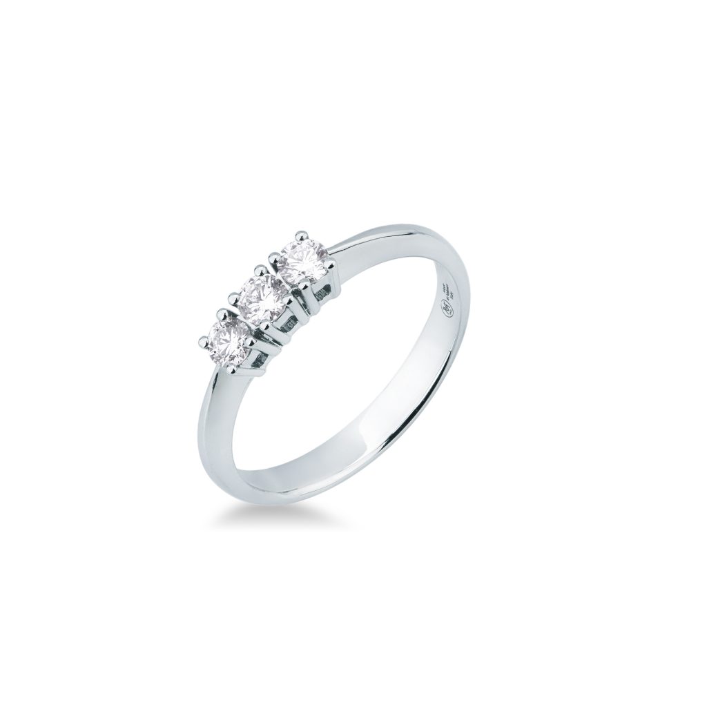 Anello trilogy con diamanti Mirco Visconti GM88/EB10 in oro bianco 18kt con tre diamanti taglio brillante caratura 0,29 colore D purezza VS.