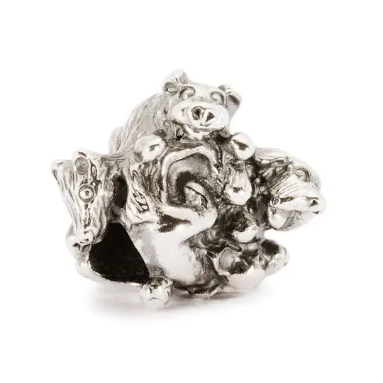 Bead Famiglia di cuccioli Trollbeads TAGBE-30026 in argento 925 raffigurante cuccioli avvolti in un abbraccio scultoreo.