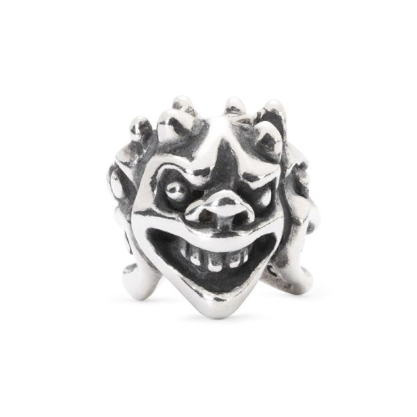Bead I tre guardiani Trollbeads TAGBE-50034 in argento 925 a forma sferica con tre volti espressivi intagliati.