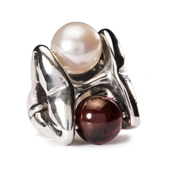 Bead Pura passione Trollbeads TAGBE-00096 in argento 925 con perla di fiume bianca e pietra sferica rossa.