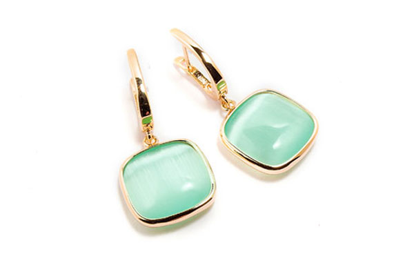 Orecchini pendenti con quarzo verde Madì 3872300 placcati oro rosa dal taglio quadrato cabochon.