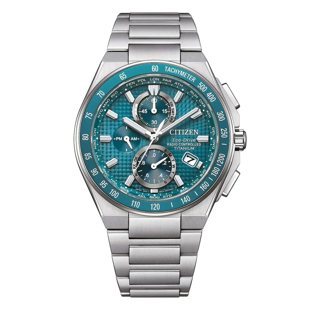 Orologio cronografo uomo Citizen AT8397-56Z Super Titanium radiocontrollato con quadrante verde acqua.