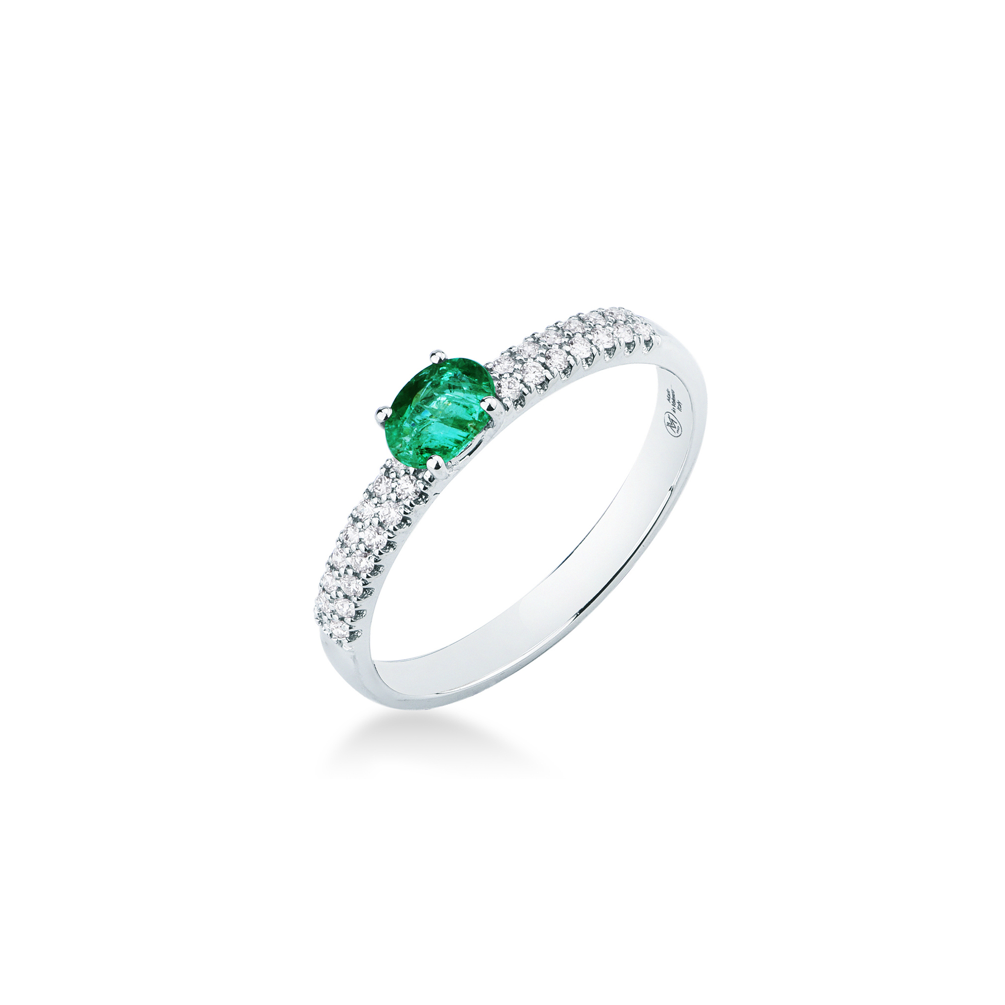 Anello Con Smeraldo Ovale E Pavè Di Diamanti Mirco Visconti LF145/S in oro bianco 18kt con smeraldo verde centrale e diamanti sul gambo.