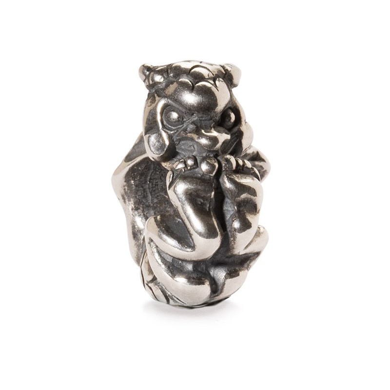 Bead Troll Rotolante Trollbeads TAGBE-40062 in argento 925 raffigurante un simpatico troll rannicchiato con finiture brunite.