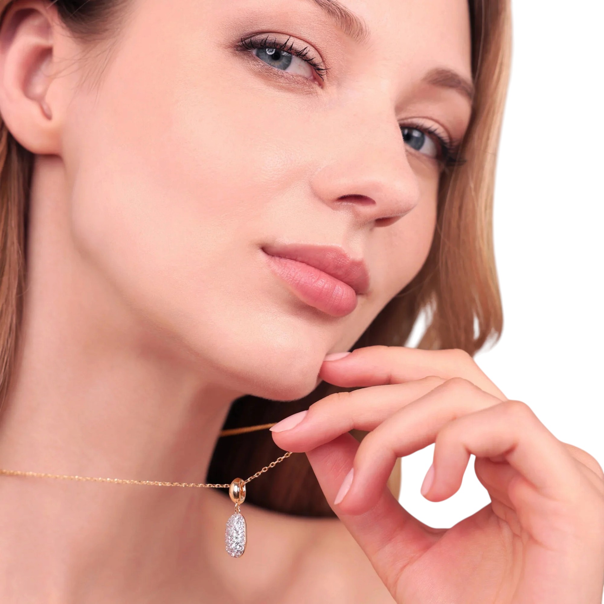 Collana a pepita con pavè di zirconi Bronzallure WSBZ02510.WR in lega Golden Rosè con ciondolo a pepita ricoperto di zirconi luminosi.
