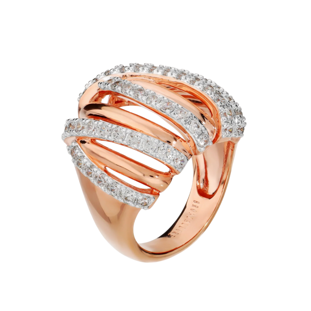 Anello a fascia intrecciato con zirconi Bronzallure WSBZ02741.WR in lega Golden Rosè con fili sovrapposti e bande impreziosite da zirconi bianchi.